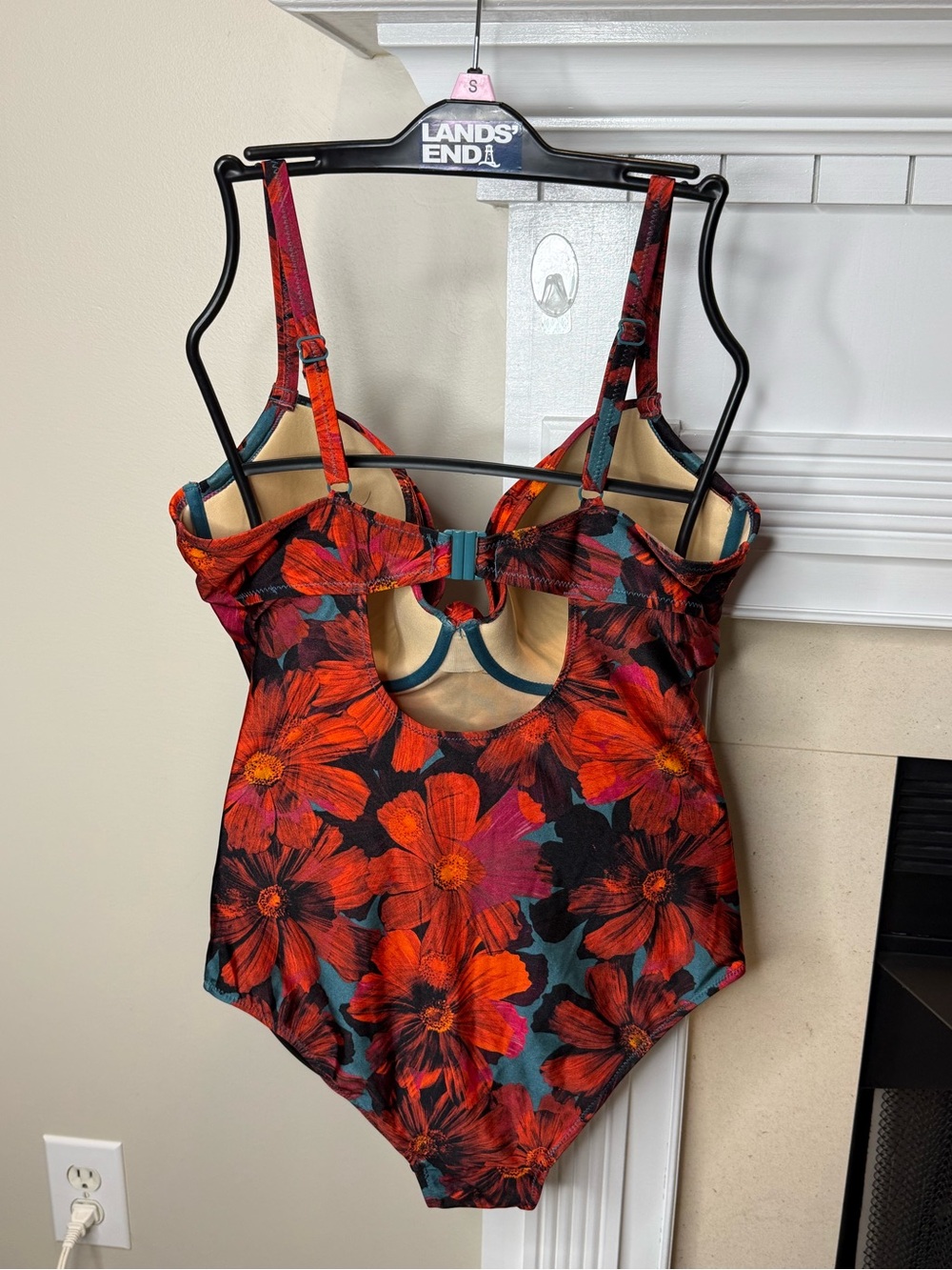 38G Pour Moi Red Floral One-Piece Swimsuit 38G - Picture 11 of 14